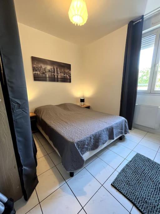 Suitetrails - Rdc Appartement calme avec parking gratuit sur place