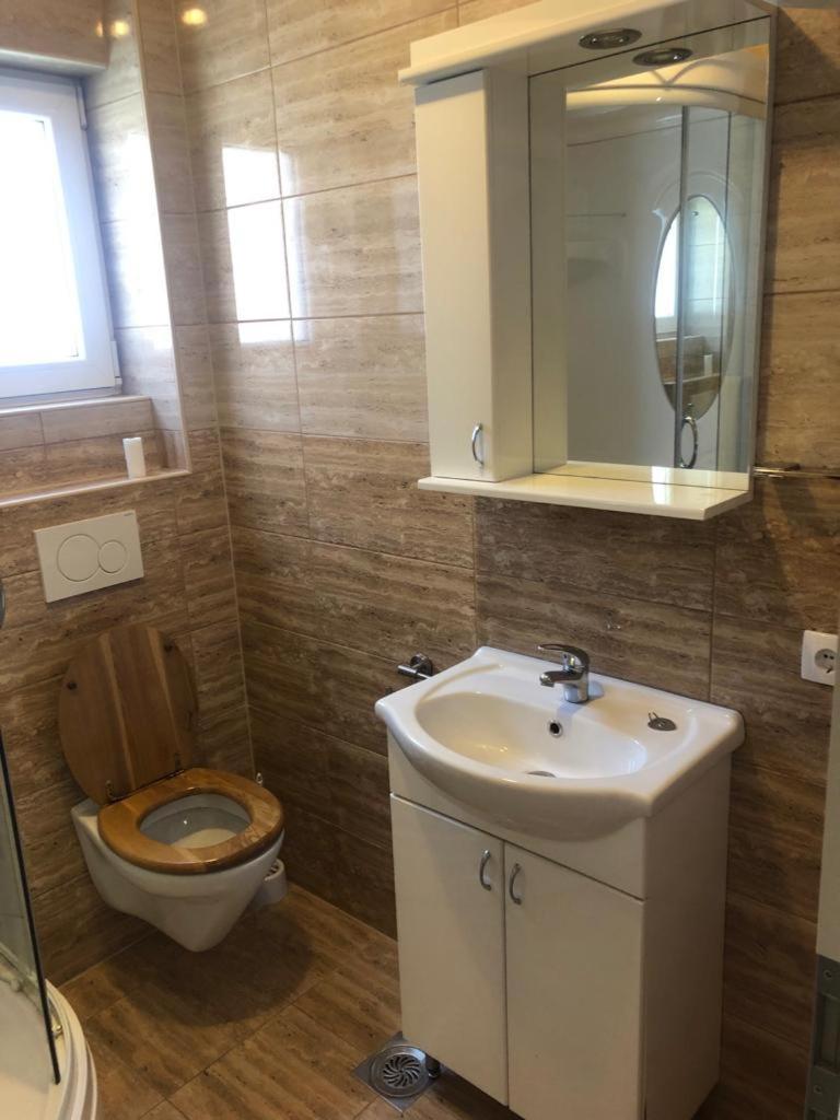 Apartmani Lara - Housity