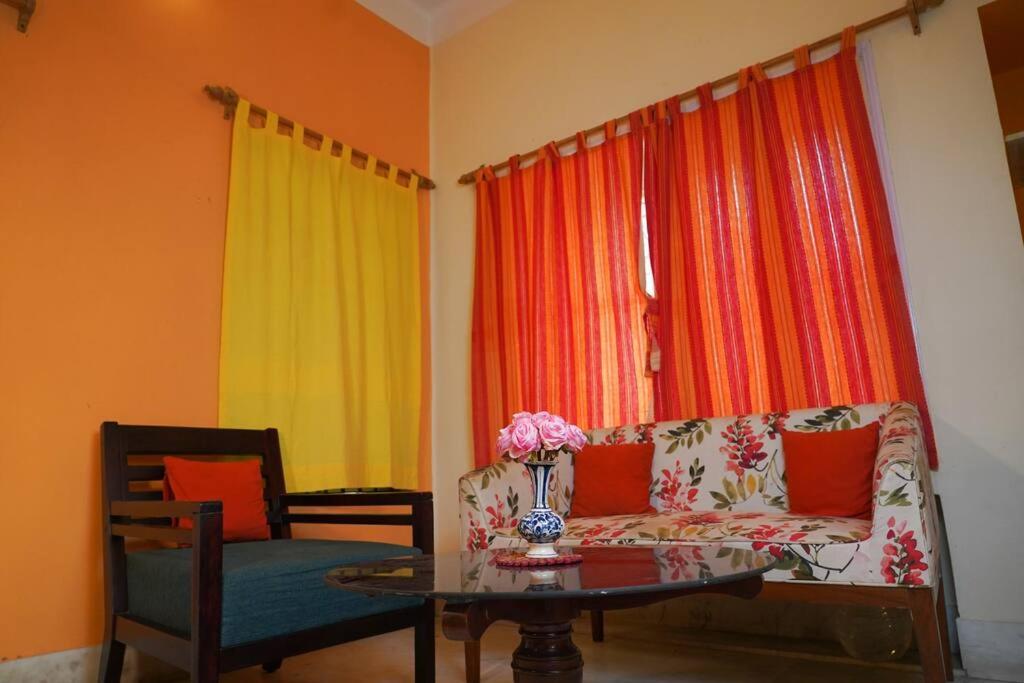 CASA BALA, KOLKATA - FURNISHED 1 BHK APARTMENT NEAR GARIAHAT, SOUTH KOLKATA - Housity
