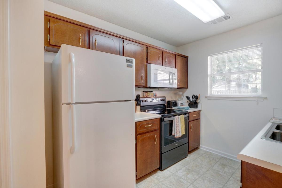 Pooler Travelers Retreat II - Entire House - - Housity