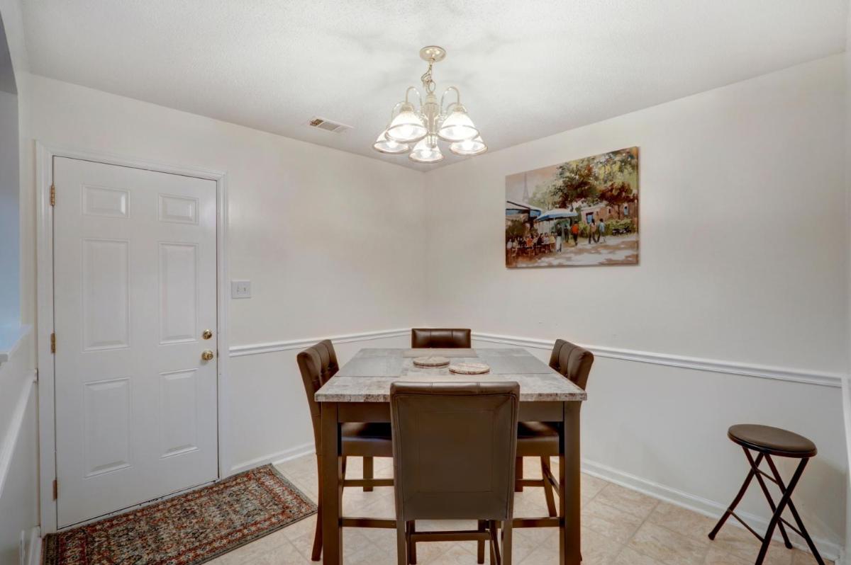 Pooler Travelers Retreat II - Entire House - - Housity