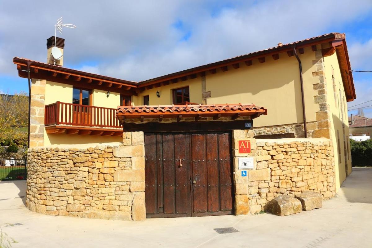 Apartamentos Turísticos Accesibles La Quinta de Sotoscueva - Housity