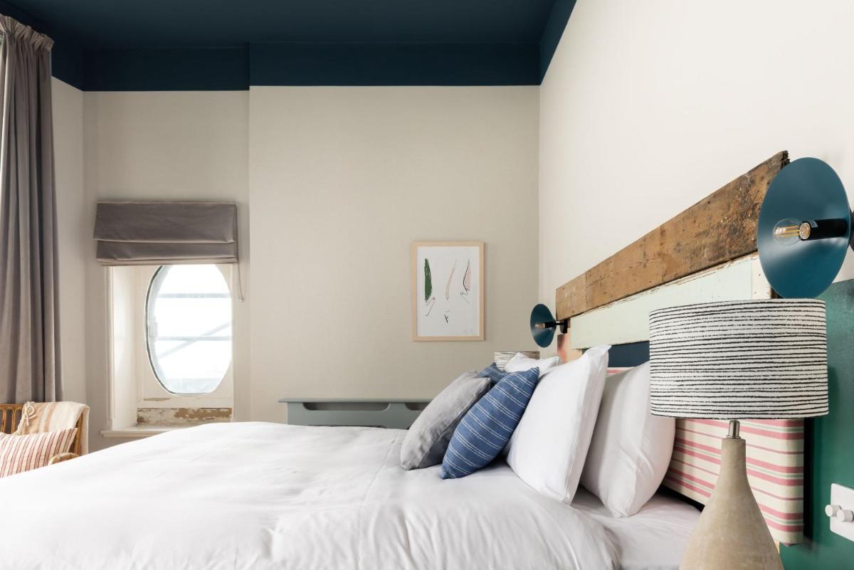 West Beach Hotel Brighton - Housity