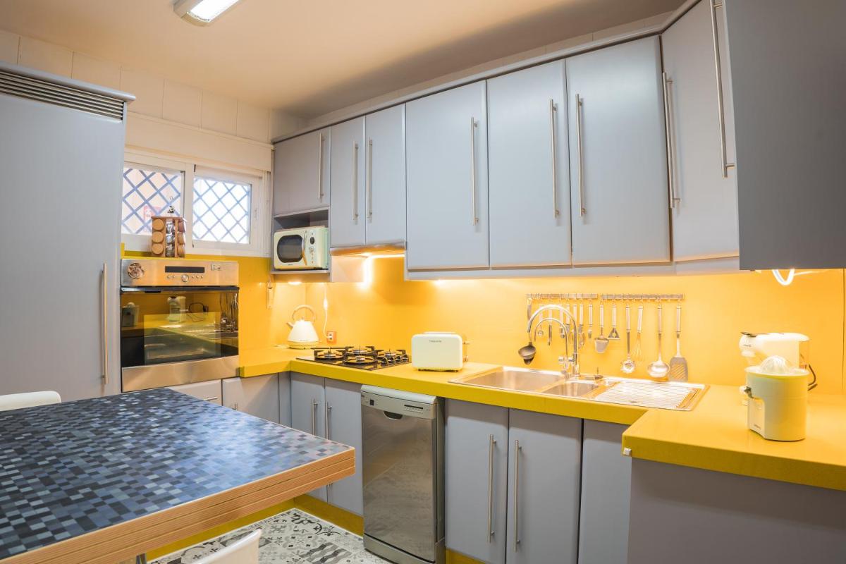 Suitetrails - Street Level Apartment. Swimming Pool, Wifi,