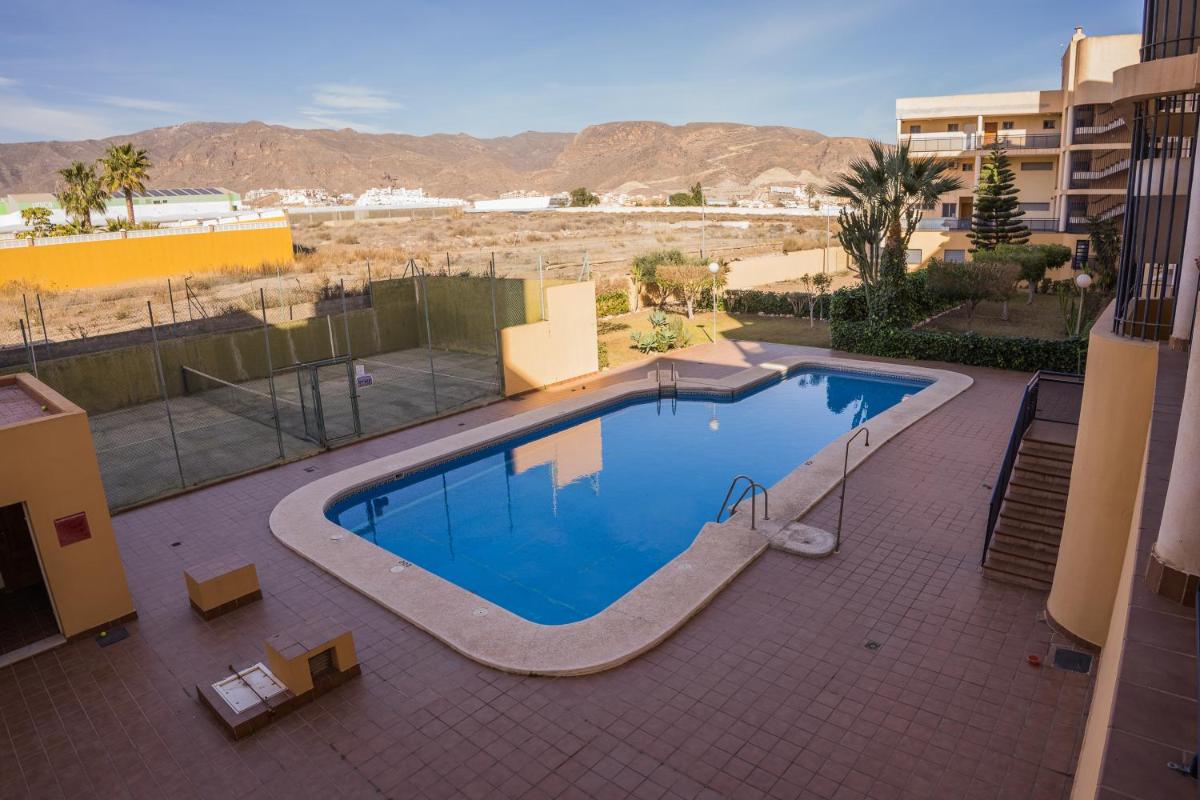 Suitetrails - Street Level Apartment. Swimming Pool, Wifi,