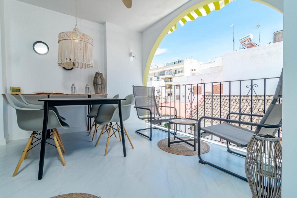 CA44- Modern flat in old town , 100 m to beach - Housity