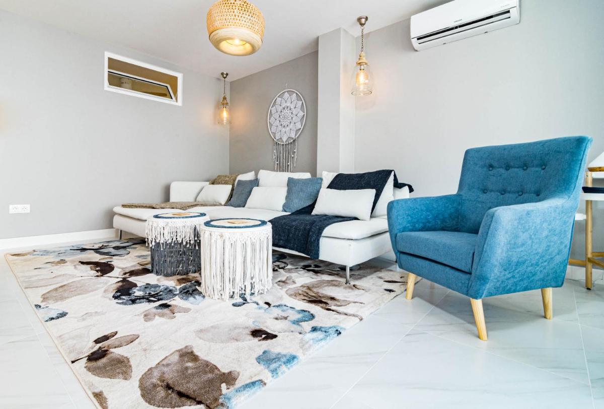 CA44- Modern flat in old town , 100 m to beach - Housity