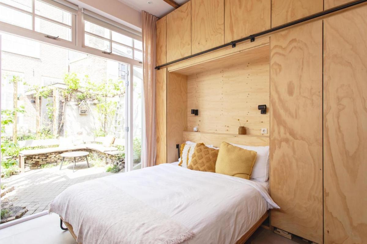 Lovely and charming guesthouse near city center, close to Rotterdam - Housity