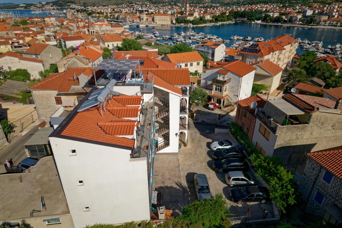 Apartments & Rooms Žaja - Housity