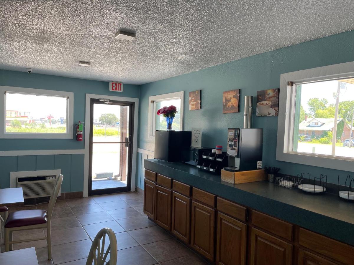 Kansas Inn - Housity