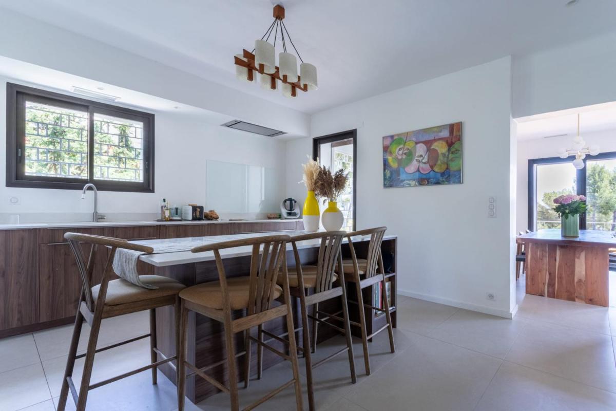 Suitetrails - Luxurious modernist architect's house 3-bedrooms with AC - Dodo et Tartine