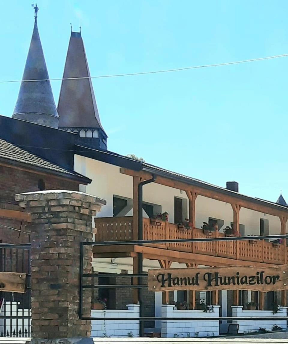 Hanul Huniazilor - Hizvo