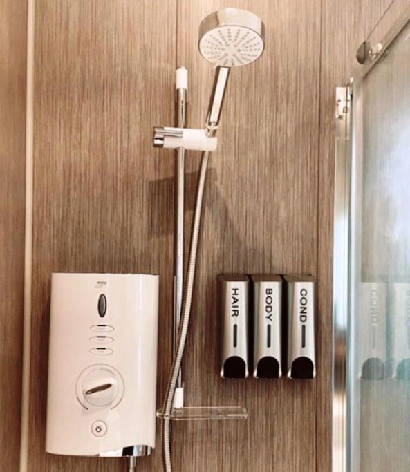 The Summerhouse, countryside retreat with private hot tub - Housity