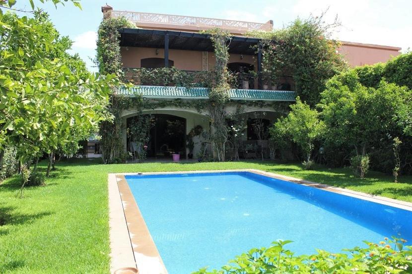 Magnifique villa avec piscine chauffée que pour famille - Housity
