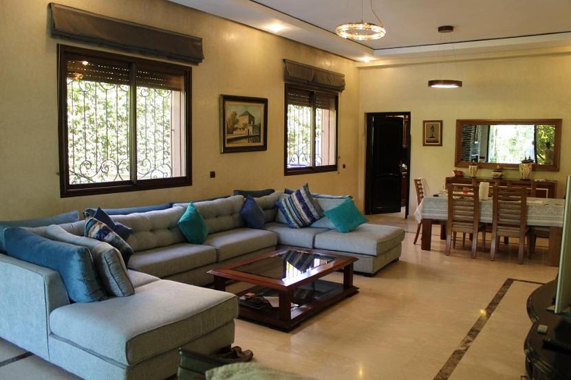 Magnifique villa avec piscine chauffée que pour famille - Housity