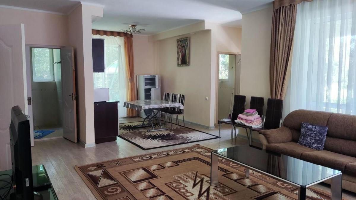 Пансионат Солнышко VIP 2 коттеджи - Housity