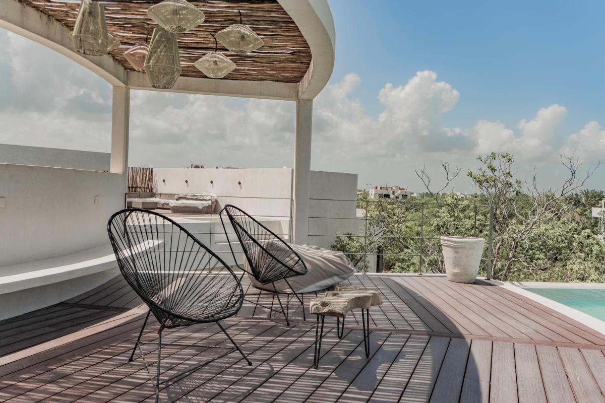 Romantic & Double-Floor Studio In Tulum Private Terrace, Rooftop Pool, Lounge Area & Sunbeds - Housity