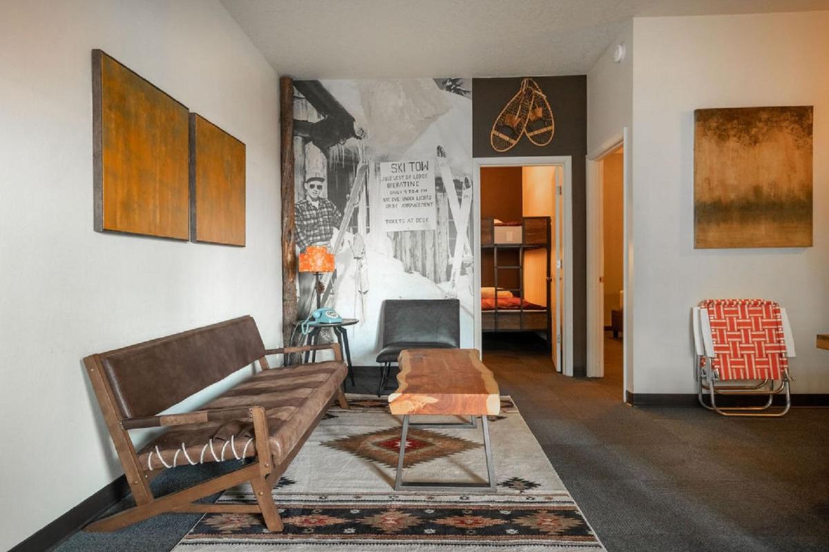 Campfire Hotel - Housity