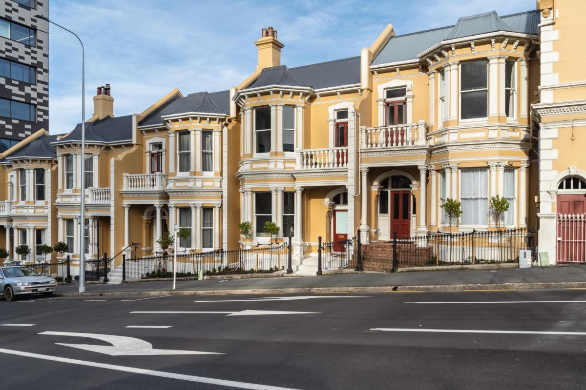 Luxury Apartment on Stuart - Housity