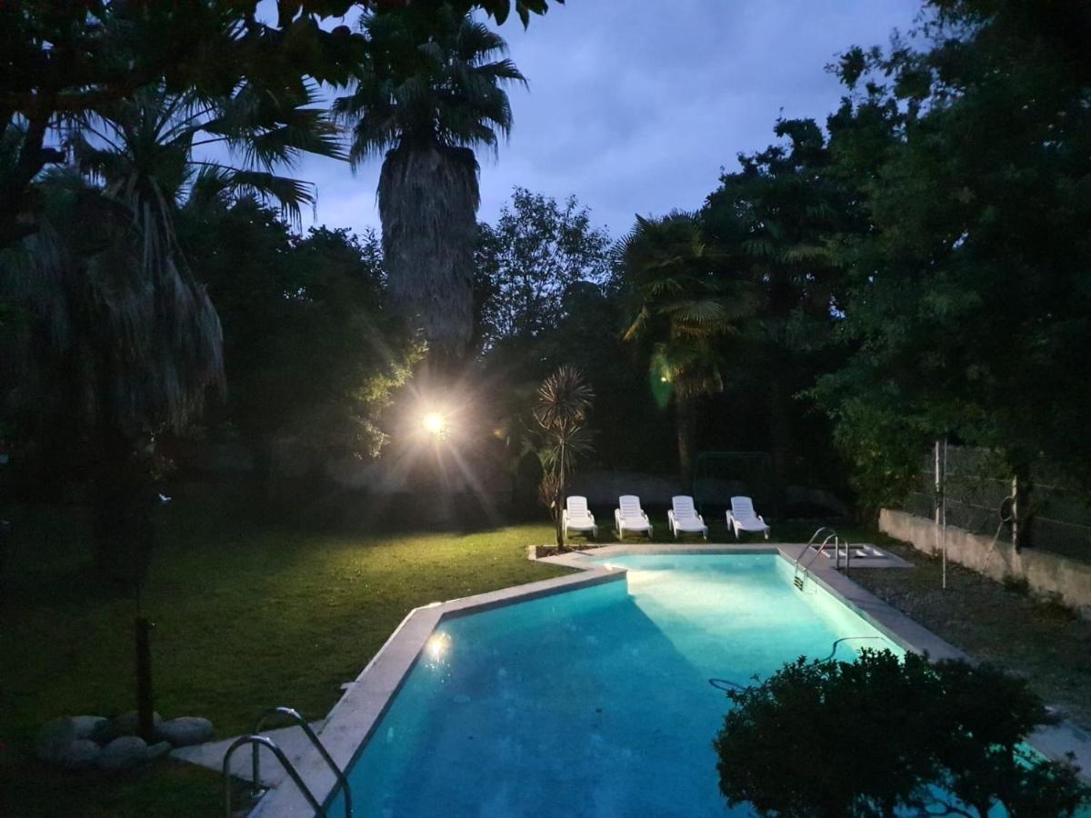 VILLA ESTILO FRANCÉS CON PISCINA Y AMPLIO JARDÍN - Housity
