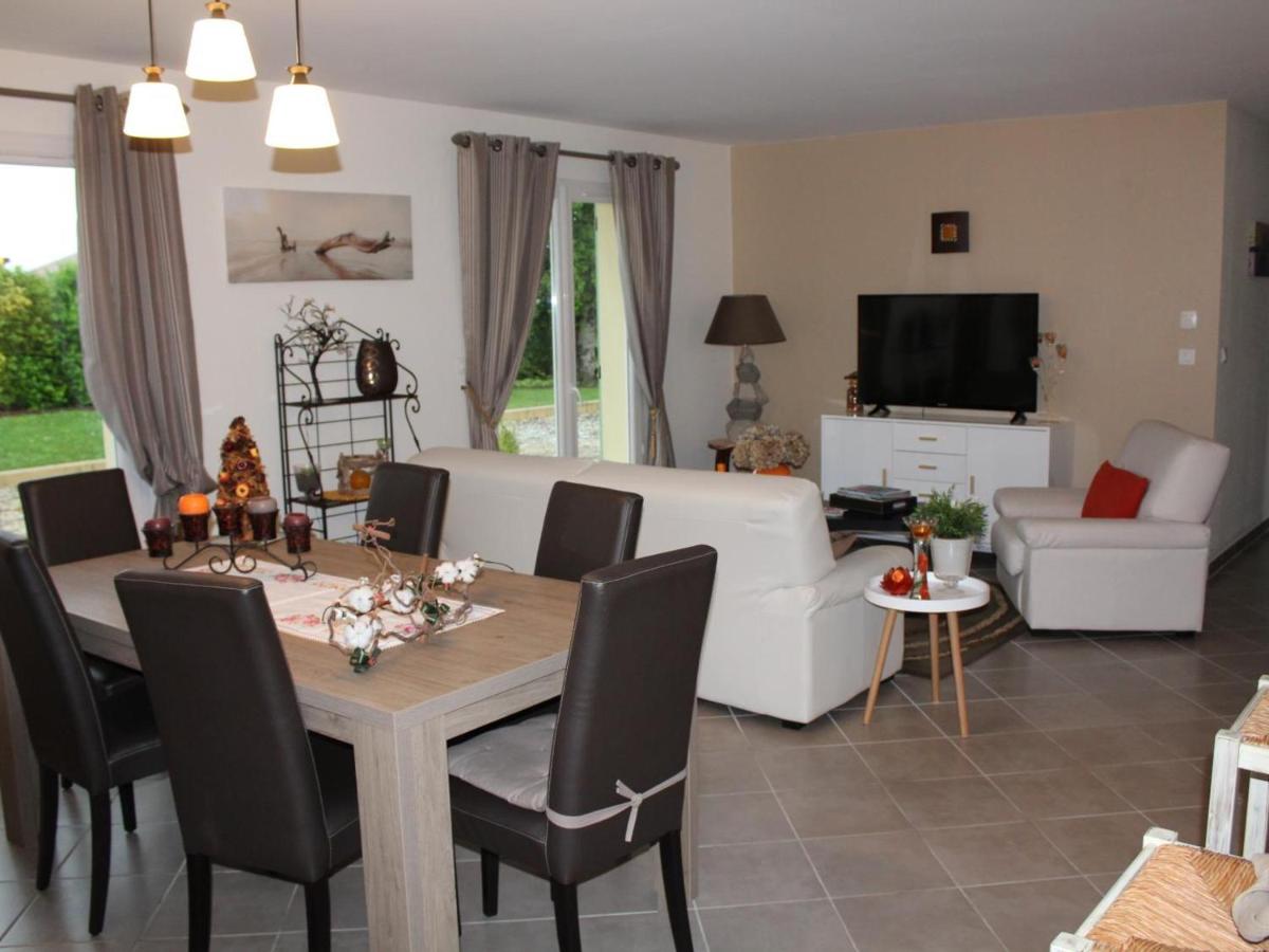 Maison de charme avec terrasse, jardin et équipements complets, à 2 km de Neuvic - FR-1-616-110 - Housity