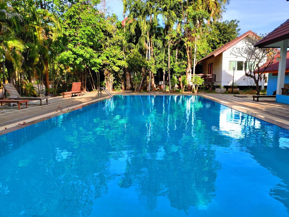Thong Paeka Hotel - Housity