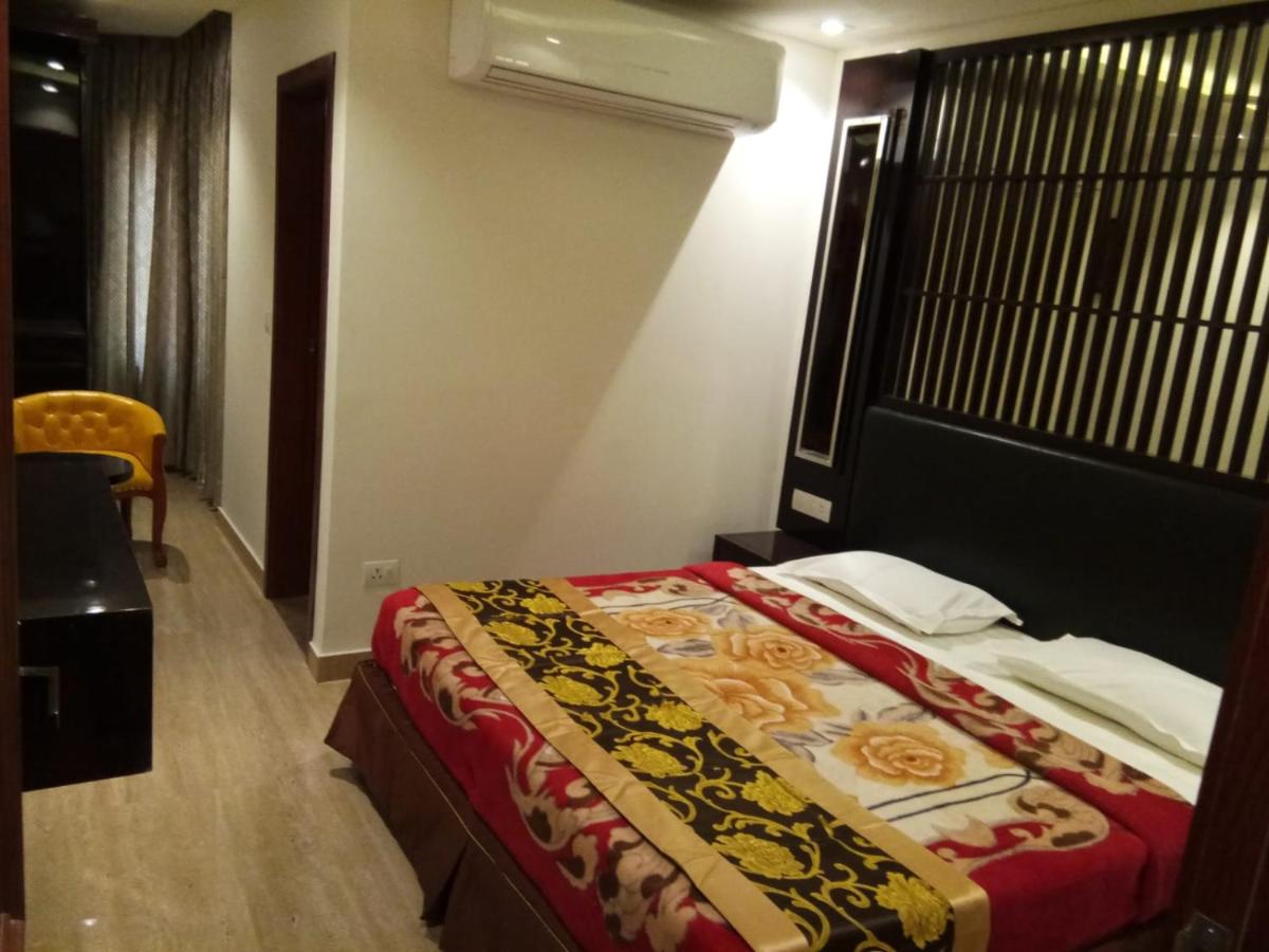 HOTEL NEW ANAND PALACE - Housity