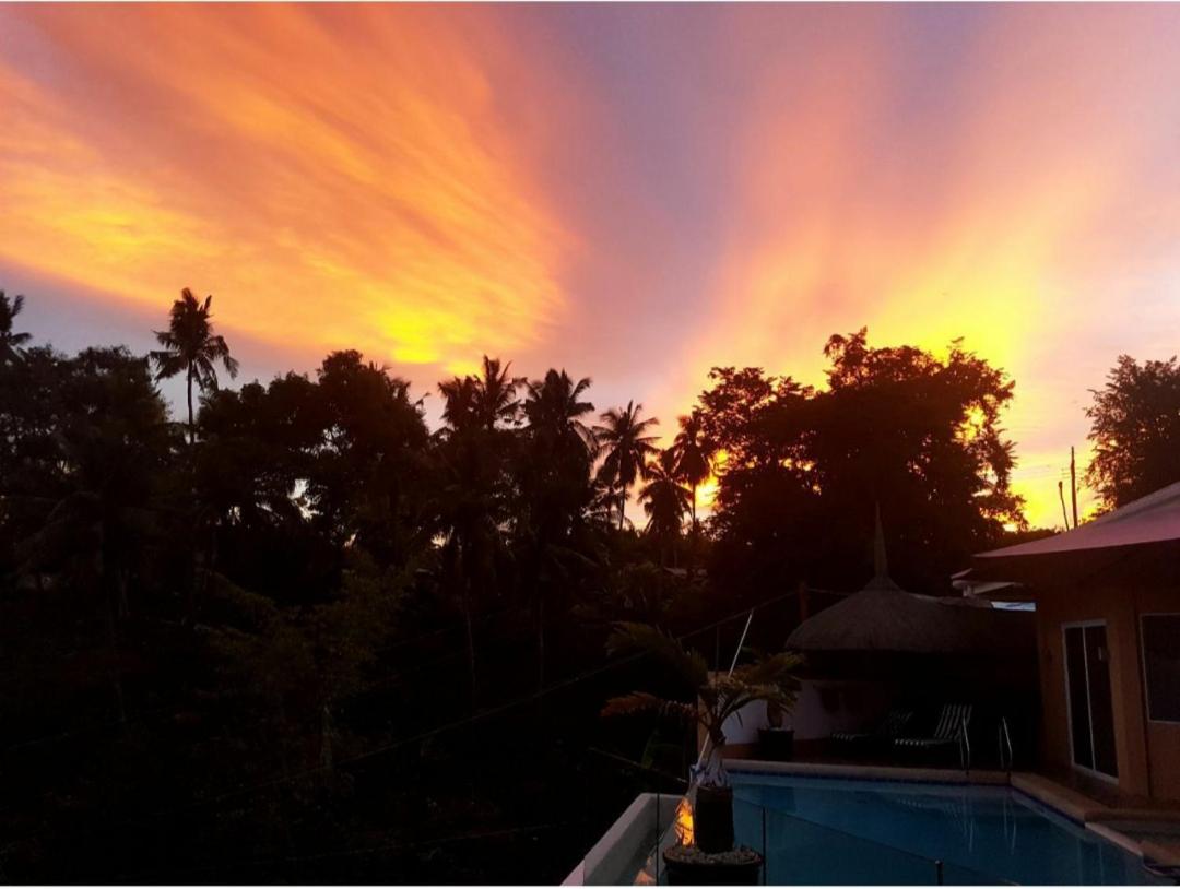 Seaview Hill Apartelle - Housity