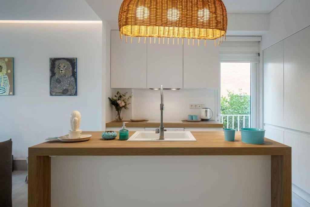 Suitetrails - Charming 1 bedroom apartment in Voula centre.