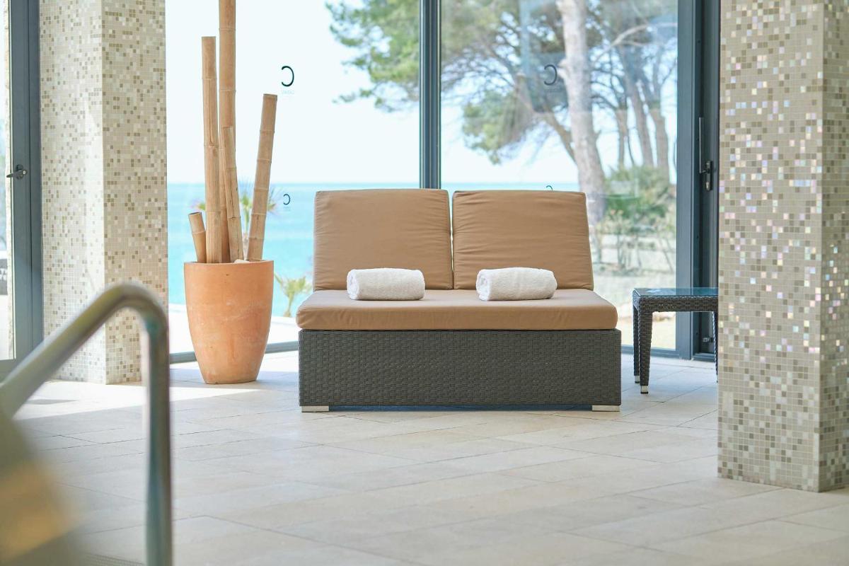 Zona de estar de Bahia Suites Camp de Mar