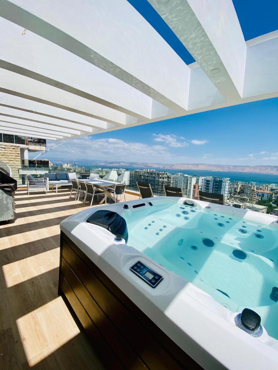 פנטהאוז מול הכנרת - Housity