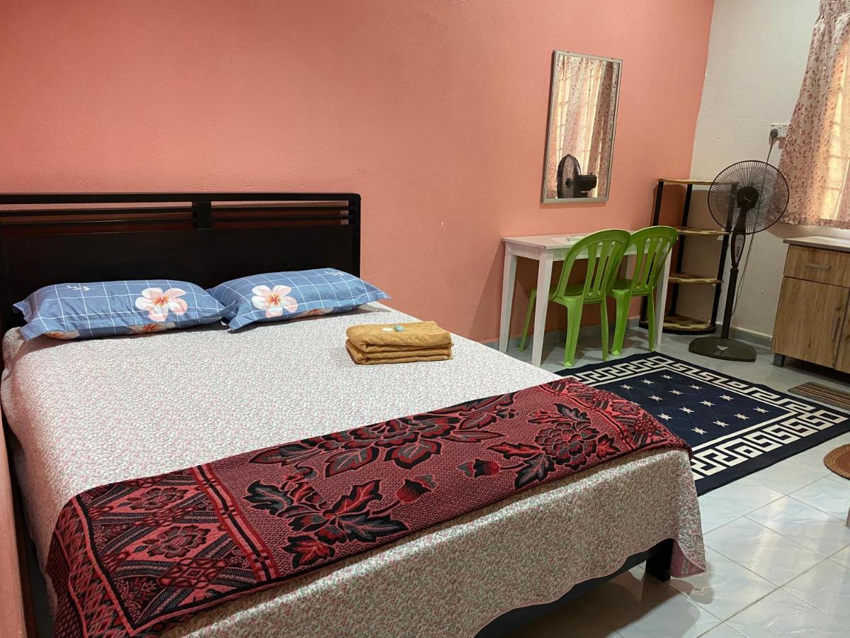 Bilik Harian Pengkalan Chepa - Housity