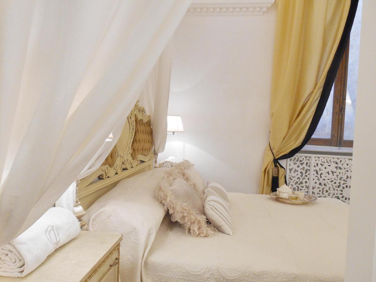 The Right Place 4U Roma Savelli Boutique Apartment - Housity