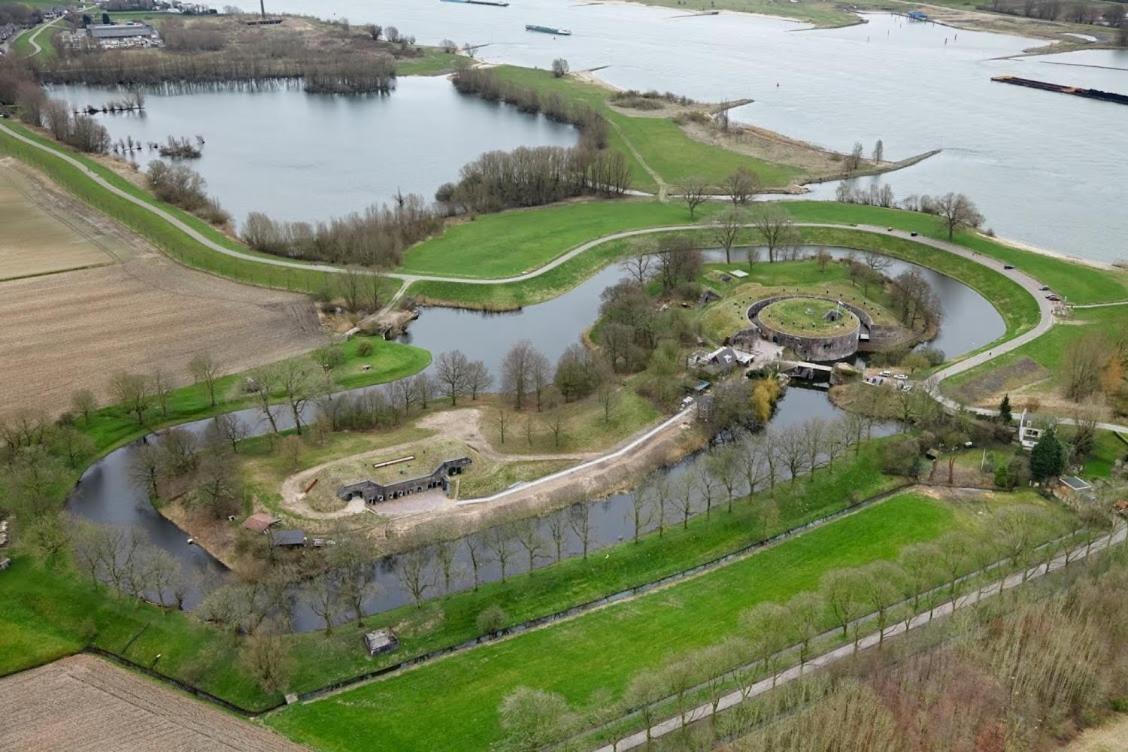Fort Vuren - Housity