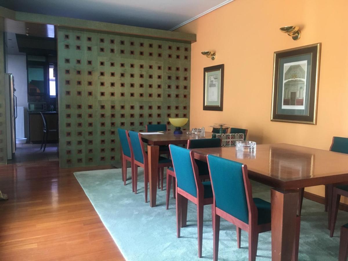 Suitetrails - Deluxe Villa in Glyfada with Pool
