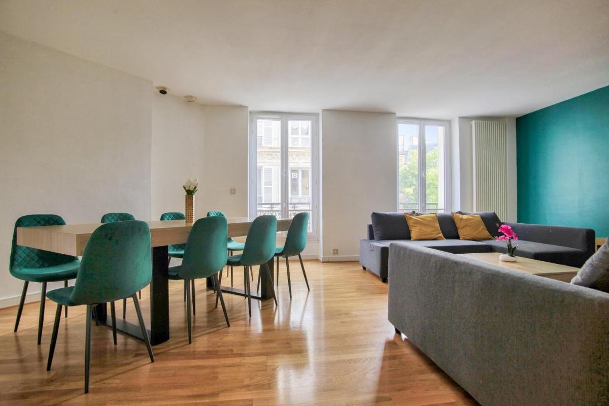 2 Bedrooms Tour Eiffel Breteuil - Housity