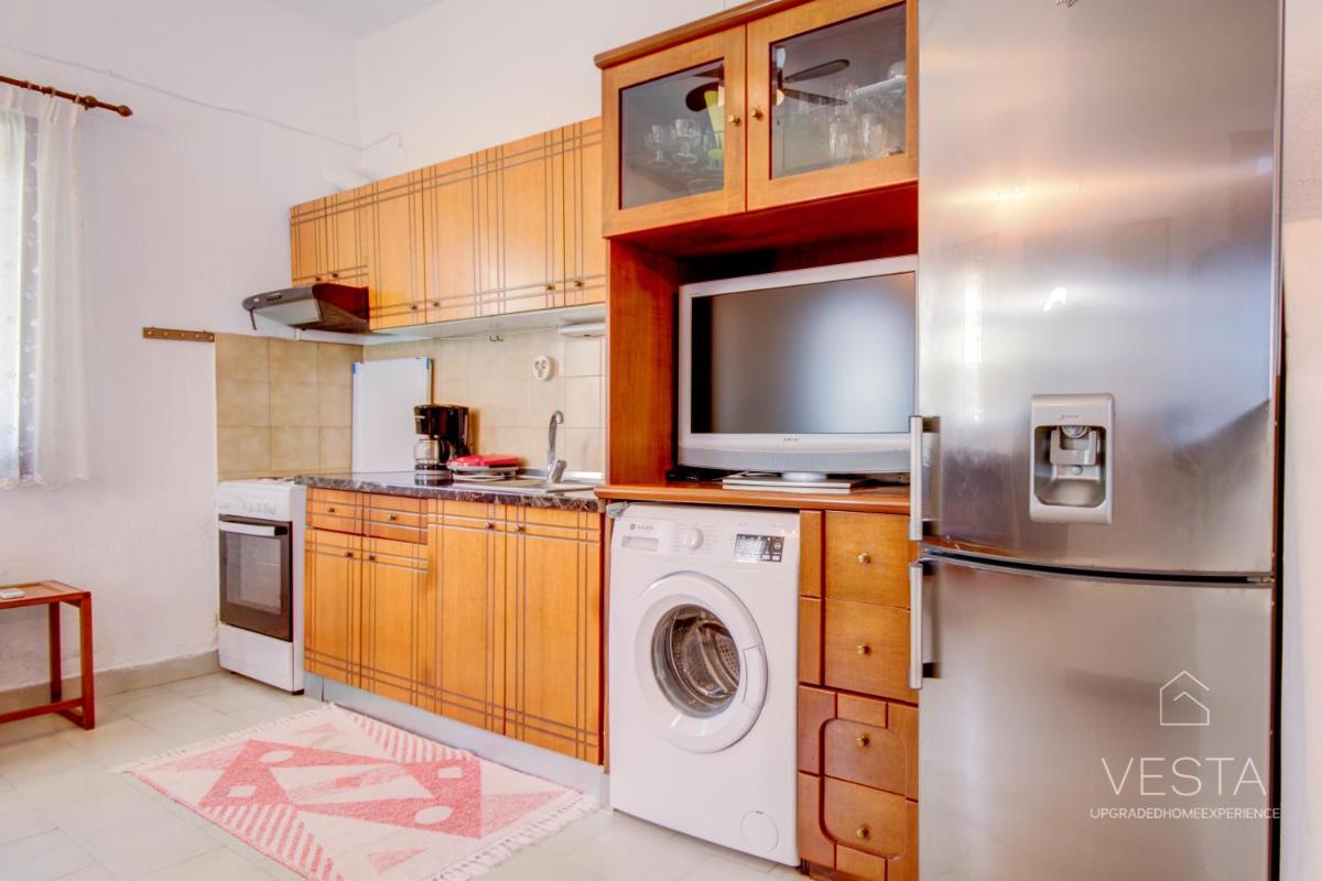 House in Polihrono with 2 bdrms 40mtrs from beach - Housity