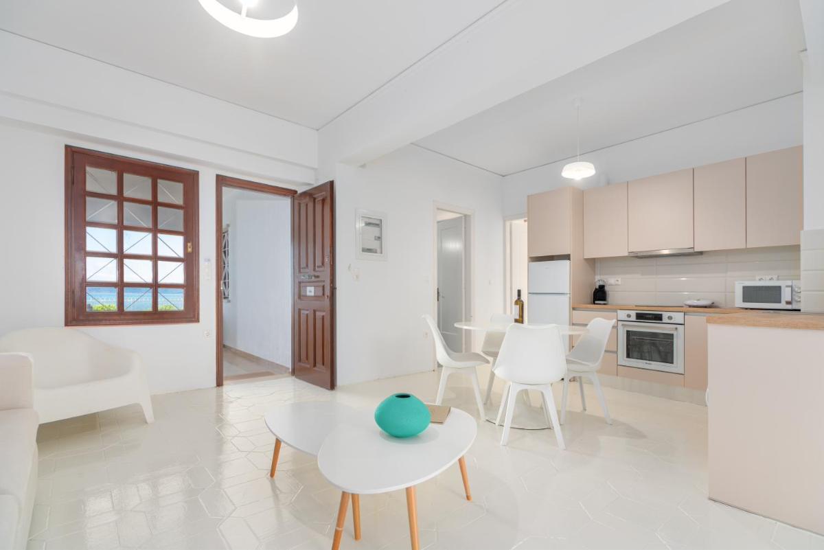 COSTA VASIA Seaside Suites and Apartments - Housity