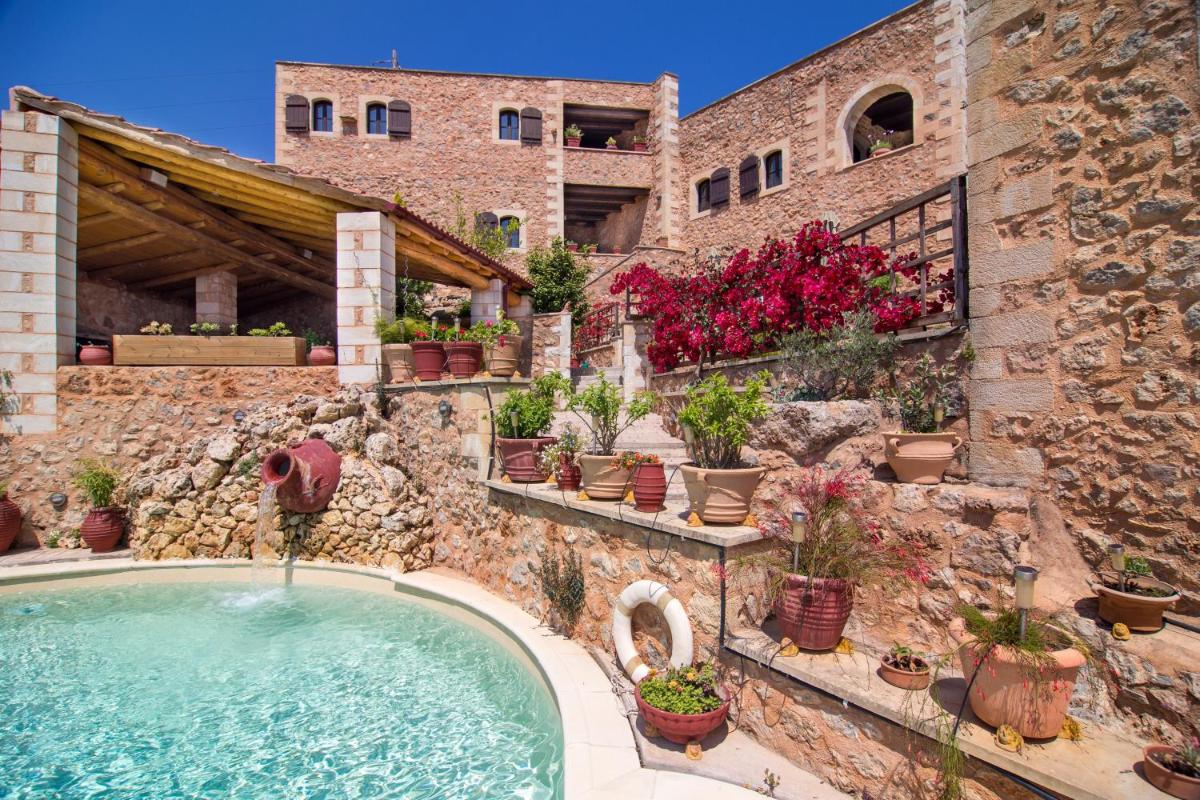 Samonas - Red villa Fliskouni - Housity