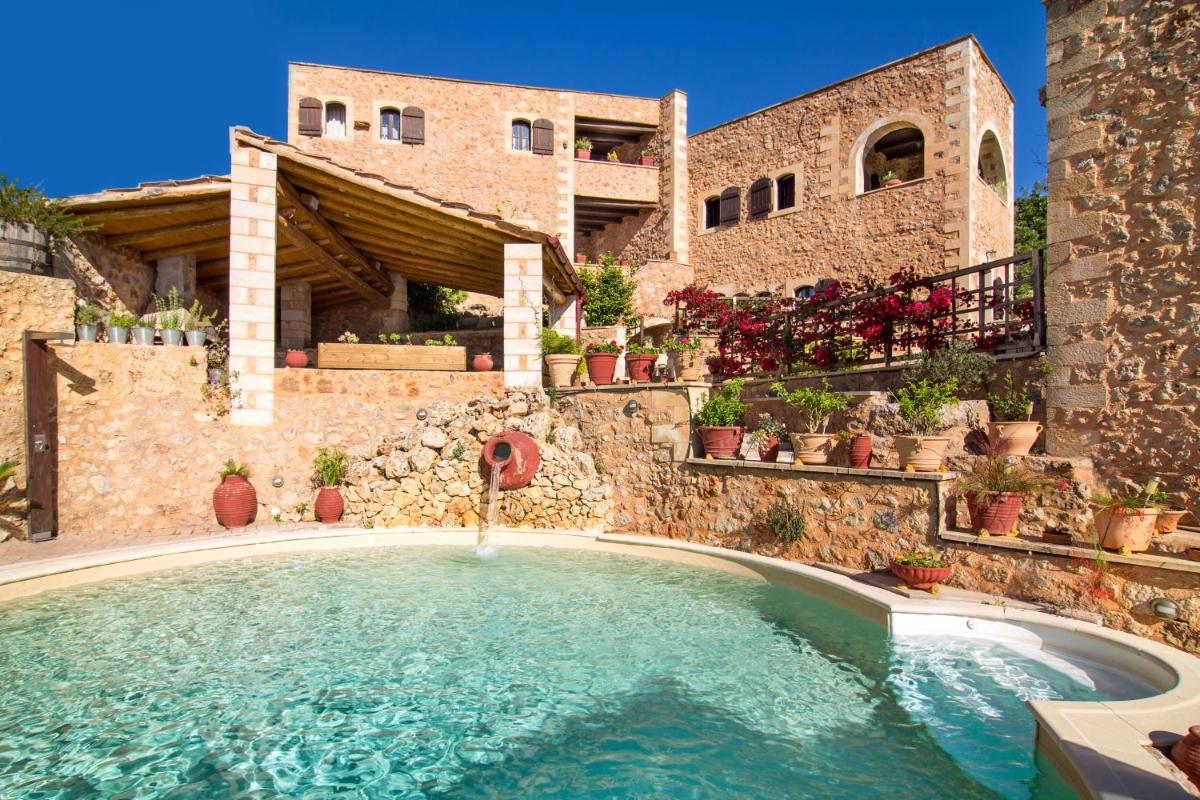 Samonas - Red villa Fliskouni - Housity