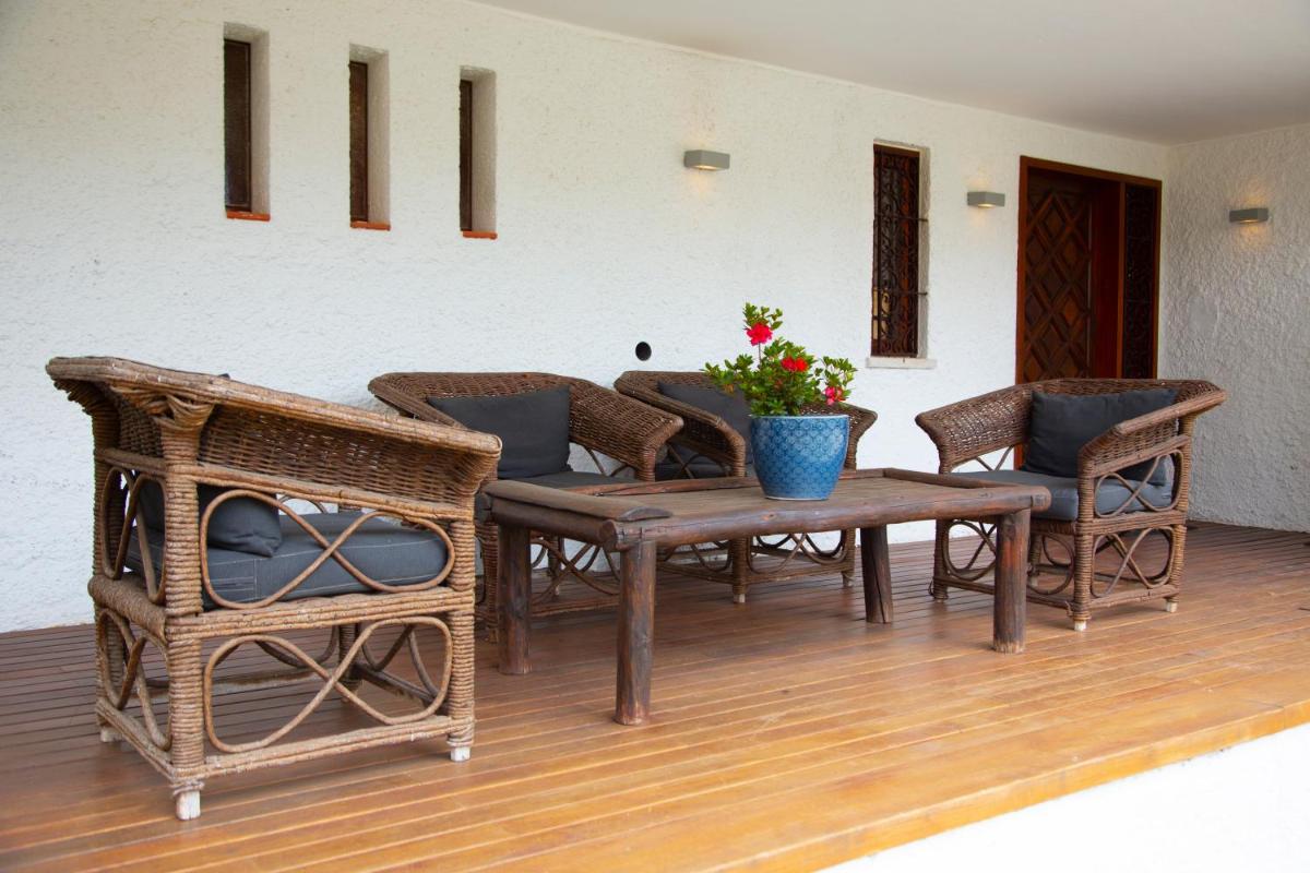 Magical 5 bedroom house with a pool - Housity