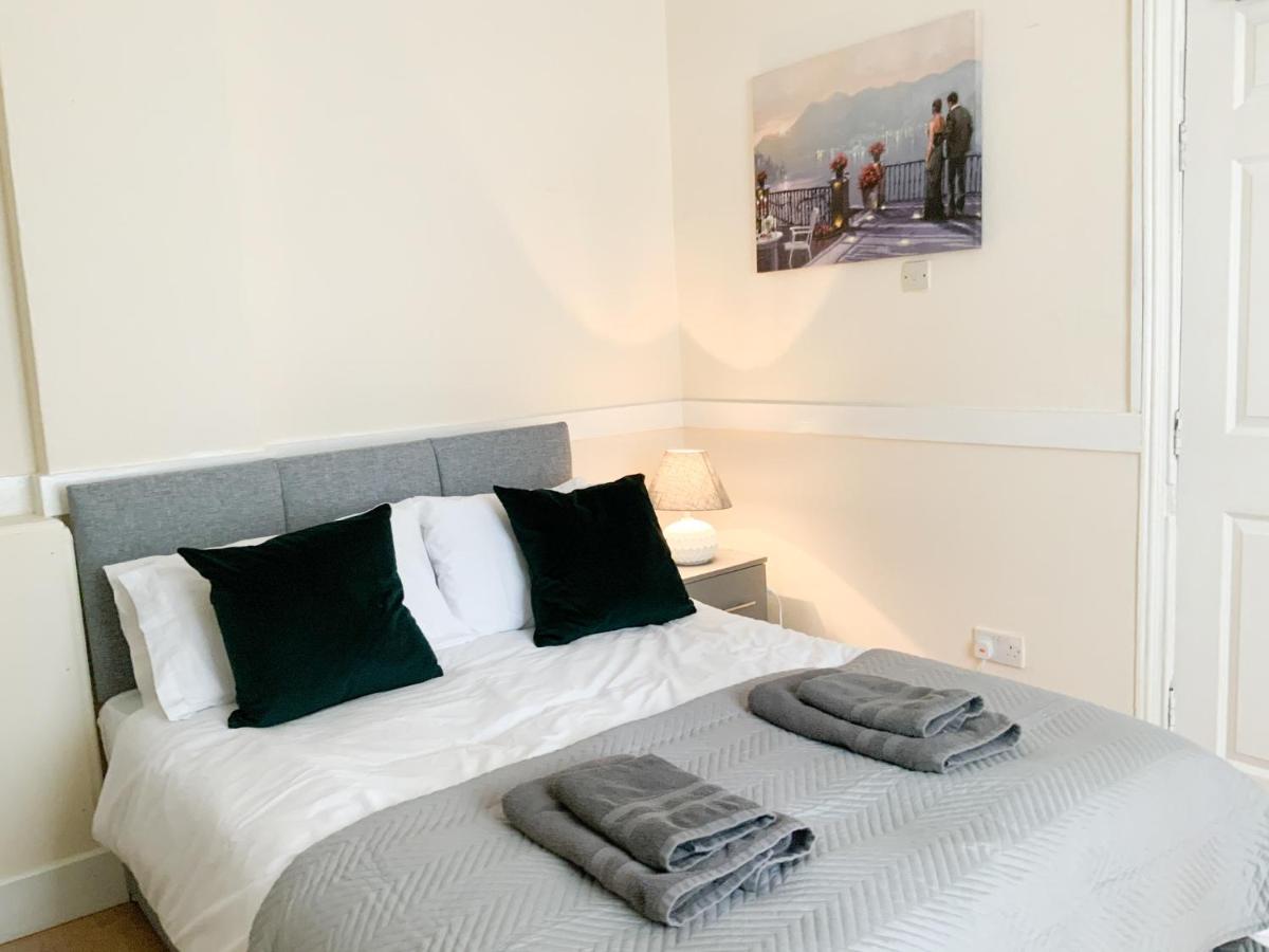 Thornbury House - Housity