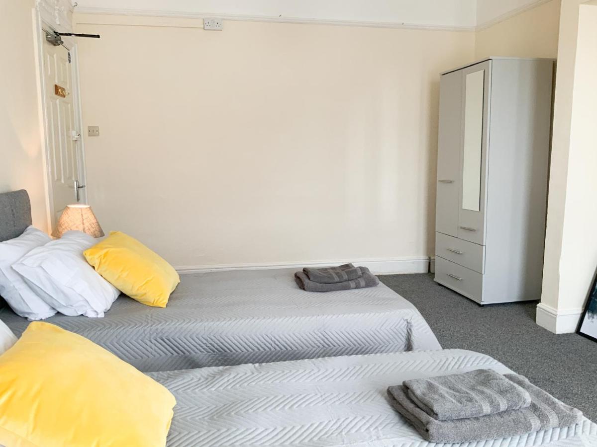 Thornbury House - Housity