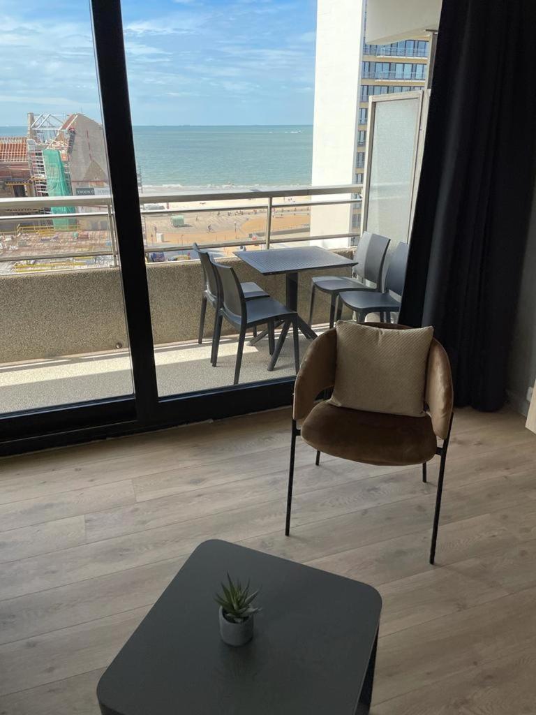 Angel by the Sea - Housity