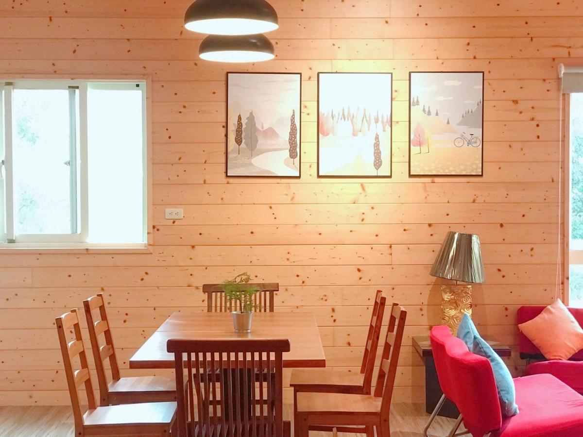 NONValley Starry Night House - Housity