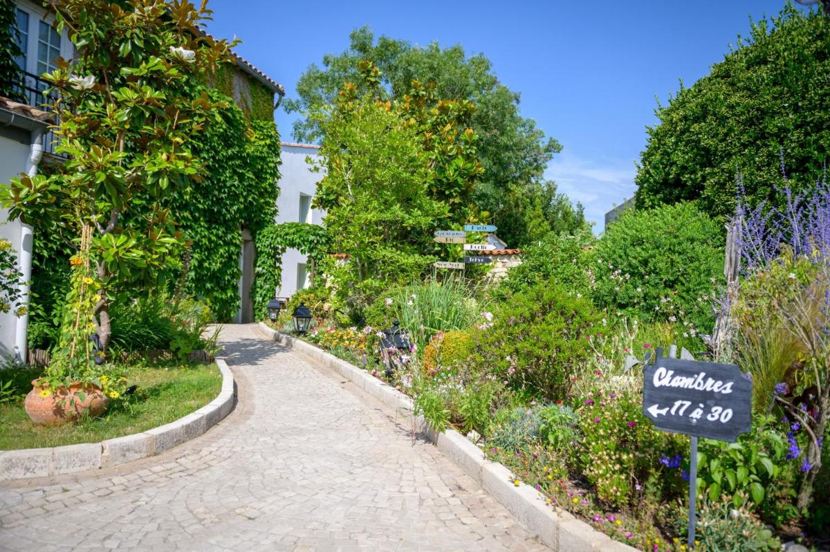 Jardin de l'établissement Hôtel Le Peu Breton