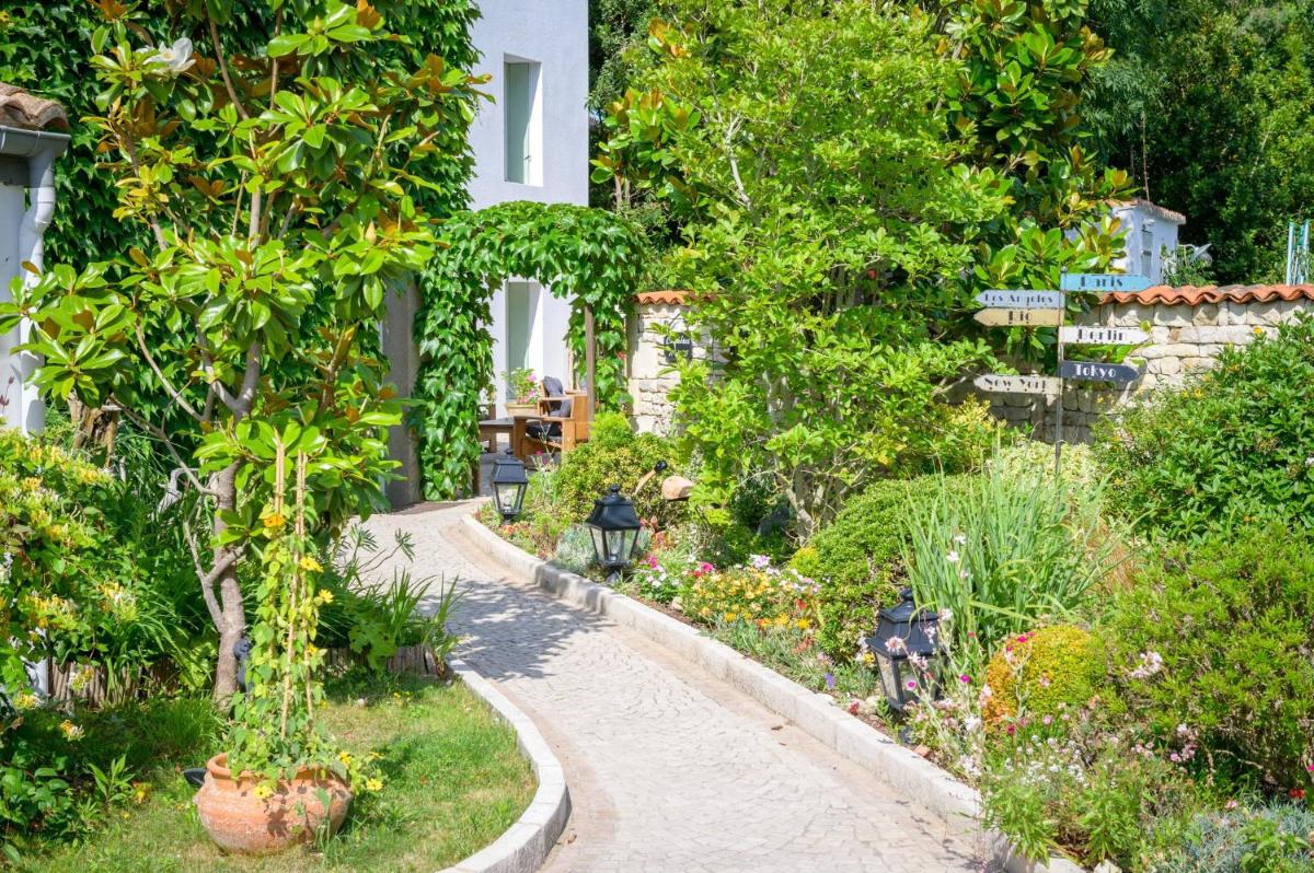 Jardin de l'établissement Hôtel Le Peu Breton