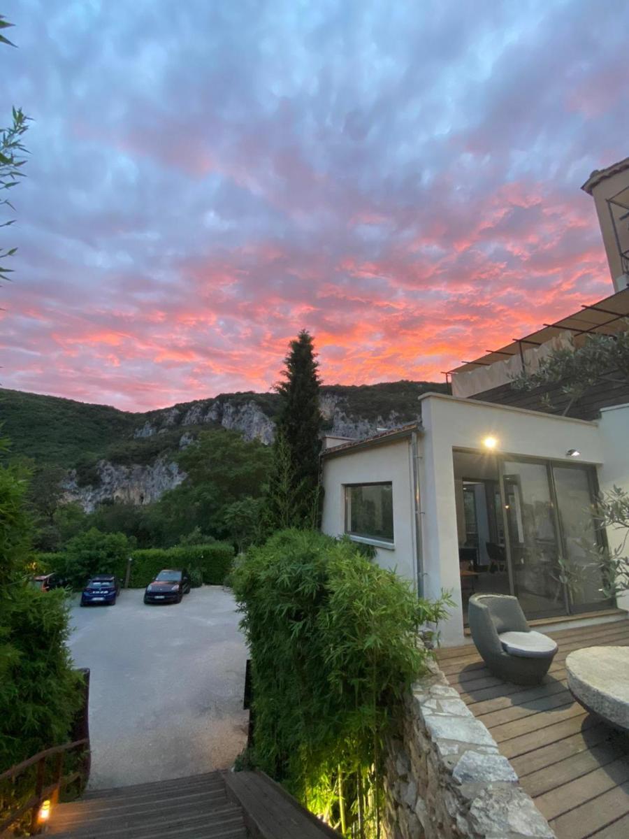 Vue générale sur la montagne ou vue sur la montagne depuis l'hôtel