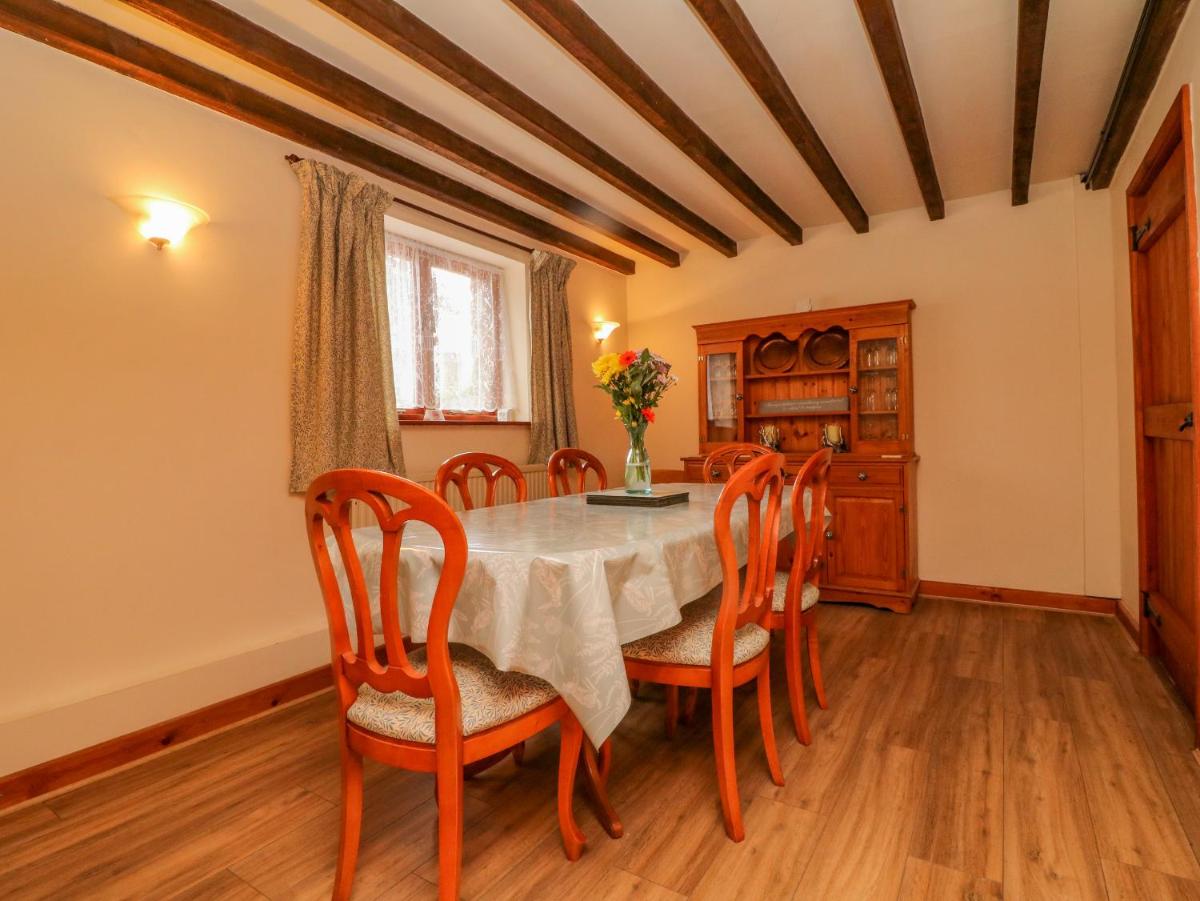 Elsworthy Farm Cottage - Hizvo