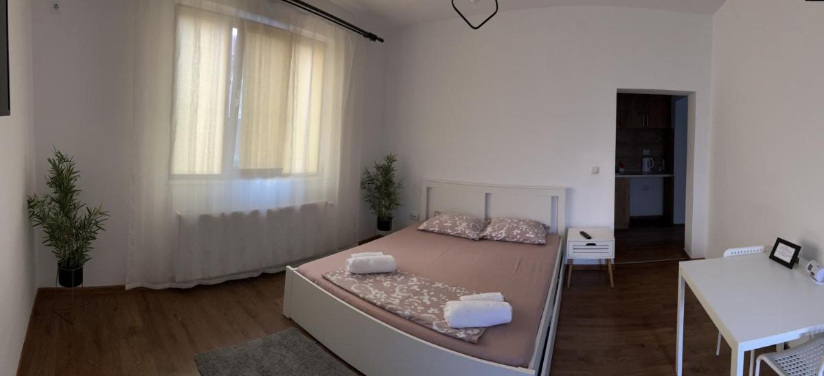 Vila RAA Huși - Housity